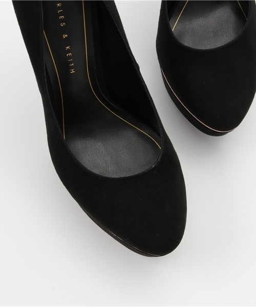 CHARLES & KEITH（チャールズ & キース）の「コントラストディテールパンプス / CONTRAST DETAIL PUMPS（パンプス・レディース・ライトベージュ/ブラック・23cm/24cm/22.5cm/23.5cm/24.5cm/22cm）」の6枚目の写真