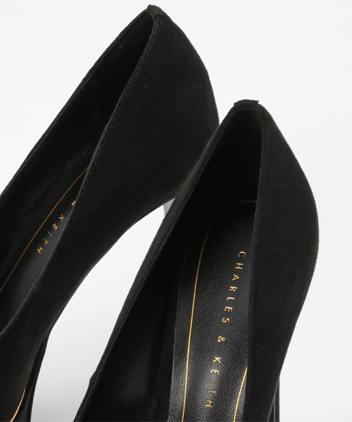 CHARLES & KEITH（チャールズ & キース）の「コントラストディテールパンプス / CONTRAST DETAIL PUMPS（パンプス・レディース・ライトベージュ/ブラック・23cm/24cm/22.5cm/23.5cm/24.5cm/22cm）」の7枚目の写真