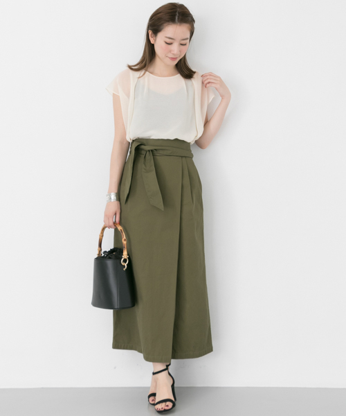 URBAN RESEARCH（アーバンリサーチ）の「ウォッシャブルタックジョーゼットブラウス（シャツ/ブラウス・レディース・オフホワイト/ベージュ系その他/ブラック/マスタード・FREE）」の5枚目の写真