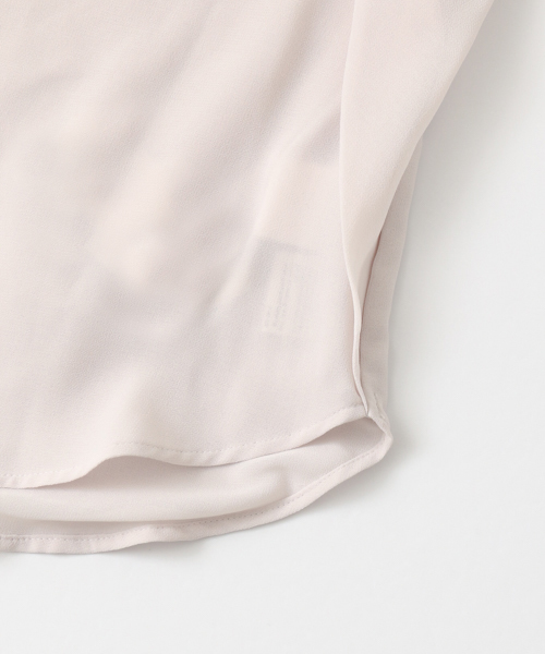 URBAN RESEARCH（アーバンリサーチ）の「ウォッシャブルタックジョーゼットブラウス（シャツ/ブラウス・レディース・オフホワイト/ベージュ系その他/ブラック/マスタード・FREE）」の17枚目の写真