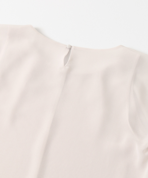 URBAN RESEARCH（アーバンリサーチ）の「ウォッシャブルタックジョーゼットブラウス（シャツ/ブラウス・レディース・オフホワイト/ベージュ系その他/ブラック/マスタード・FREE）」の10枚目の写真