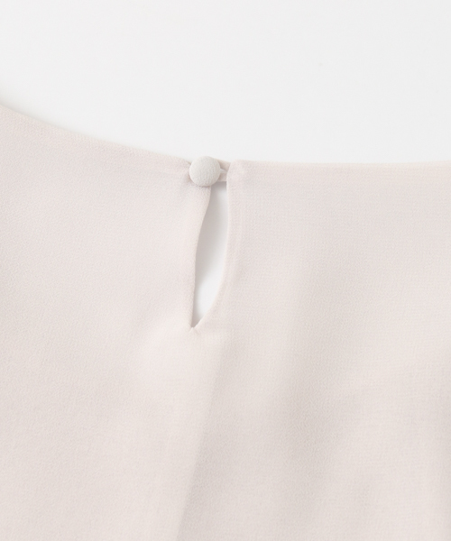 URBAN RESEARCH（アーバンリサーチ）の「ウォッシャブルタックジョーゼットブラウス（シャツ/ブラウス・レディース・オフホワイト/ベージュ系その他/ブラック/マスタード・FREE）」の11枚目の写真