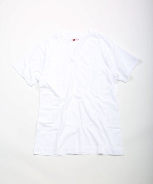 HANES（ヘインズ）の「【HANES】パック入りＶネックTシャツ赤（３Ｐ）HM2145K 010　無地　ヘインズ（Tシャツ/カットソー・メンズ・ホワイト・SMALL/MEDIUM/LARGE/X-LARGE）」の2枚目の写真