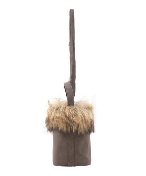 Luz Llena（ラズレナ）の「[2way]エコファー付きバケツ型ショルダーバッグ（ショルダーバッグ・レディース・ブラウン/アイボリー・ﾌﾘ-）」の8枚目の写真