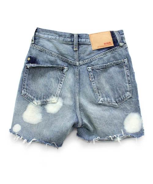 RNA（アールエヌエー）の「T0982 ベーシックダメージハーフパンツ（デニムパンツ・レディース・ダークインディゴブルー/ライトインディゴブルー・MEDIUM/SMALL）」の4枚目の写真