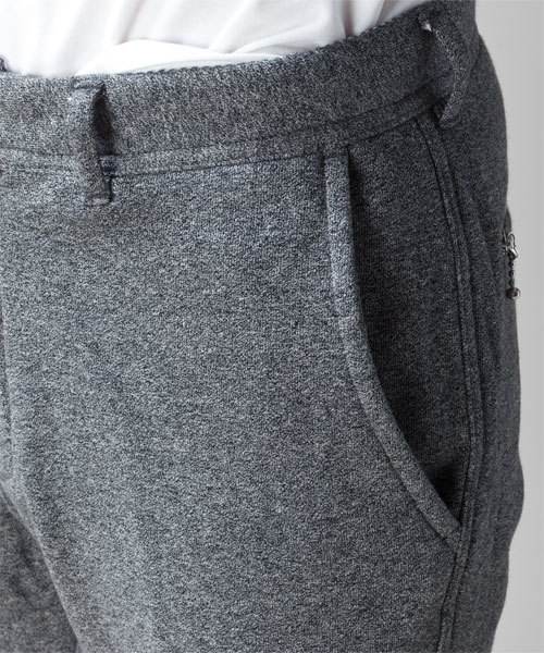NANO universe(ナノユニバース)の「Jerseyスラックス クロップド(スラックス・メンズ・グレー/チャコール・SMALL/MEDIUM/LARGE/X-LARGE)」の6枚目の写真