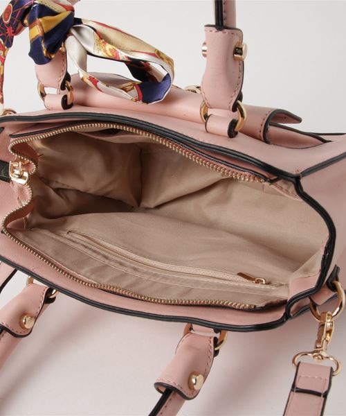 GeeRA（ジーラ）の「アレンジが楽しめるスカーフ付バッグ（ショルダーバッグ・レディース・ホワイト/ブラック/ブラウン/サンドグレー/レッド/ライトピンク/ネイビー/ピンク・FREE）」の9枚目の写真