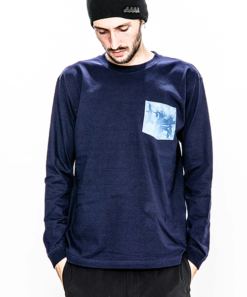 ACANTHUS(アカンサス)の「mlt2392-embroidery logo uneven dye leather pocket L-S Tee ロングスリーブTシャツ(Tシャツ/カットソー・メンズ・ホワイト/ブラック/ネイビー・S/M/XL/L)」の3枚目の写真