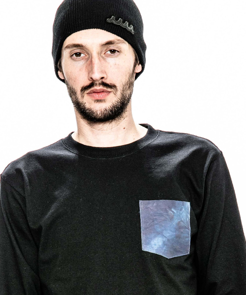 ACANTHUS(アカンサス)の「mlt2392-embroidery logo uneven dye leather pocket L-S Tee ロングスリーブTシャツ(Tシャツ/カットソー・メンズ・ホワイト/ブラック/ネイビー・S/M/XL/L)」の2枚目の写真