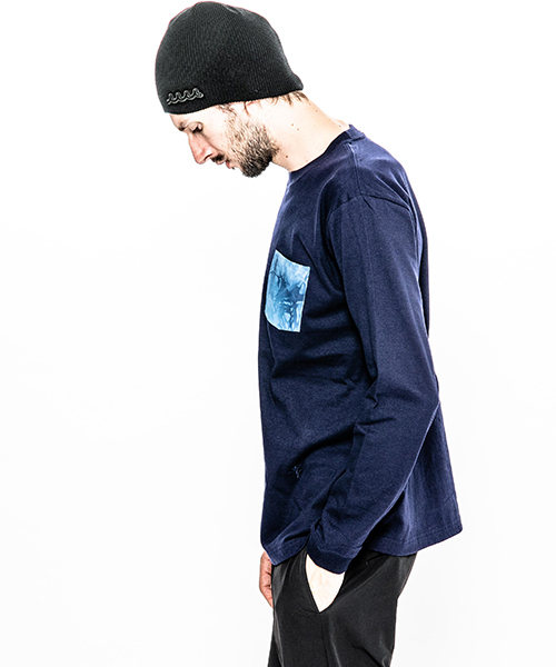ACANTHUS(アカンサス)の「mlt2392-embroidery logo uneven dye leather pocket L-S Tee ロングスリーブTシャツ(Tシャツ/カットソー・メンズ・ホワイト/ブラック/ネイビー・S/M/XL/L)」の7枚目の写真