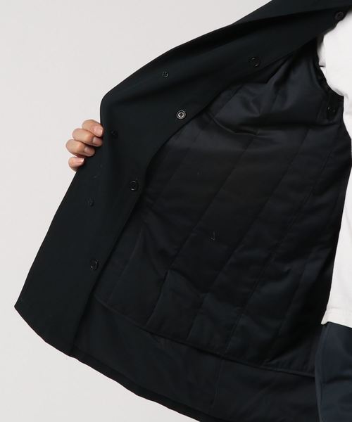 MARGARET HOWELL（マーガレットハウエル）の「DRY COTTON LIGHT CANVAS（ステンカラーコート・メンズ・ネイビー/グリーン・SMALL/MEDIUM/LARGE/X-LARGE）」の5枚目の写真