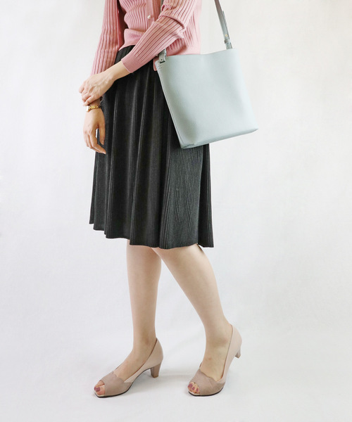 MODE KAORI(モードカオリ)の「フラワーカットコンビパンプス(パンプス・レディース・イエロー/ブラック/ピンクベージュ・23.5cm/22.5cm/23cm/24cm/24.5cm)」の22枚目の写真