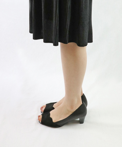 MODE KAORI(モードカオリ)の「フラワーカットコンビパンプス(パンプス・レディース・イエロー/ブラック/ピンクベージュ・23.5cm/22.5cm/23cm/24cm/24.5cm)」の20枚目の写真