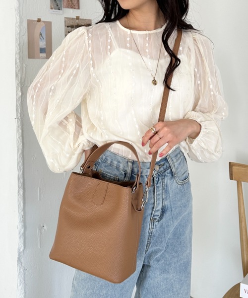 CLEA(クレア)の「2WAYワンハンドルバッグ(ハンドバッグ・レディース・ブラック/キャメル/グレイッシュベージュ/ベージュ/ブラウン・FREE)」の9枚目の写真