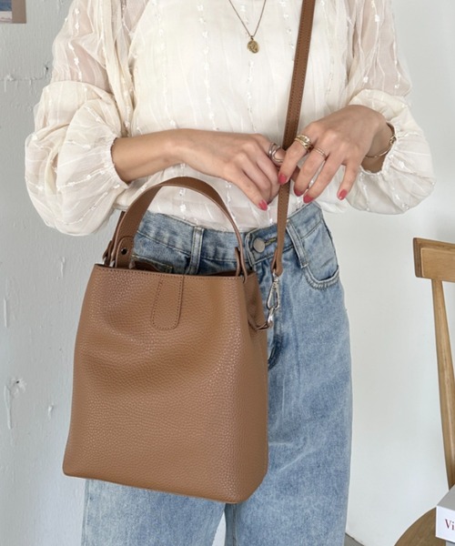 CLEA(クレア)の「2WAYワンハンドルバッグ(ハンドバッグ・レディース・ブラック/キャメル/グレイッシュベージュ/ベージュ/ブラウン・FREE)」の12枚目の写真