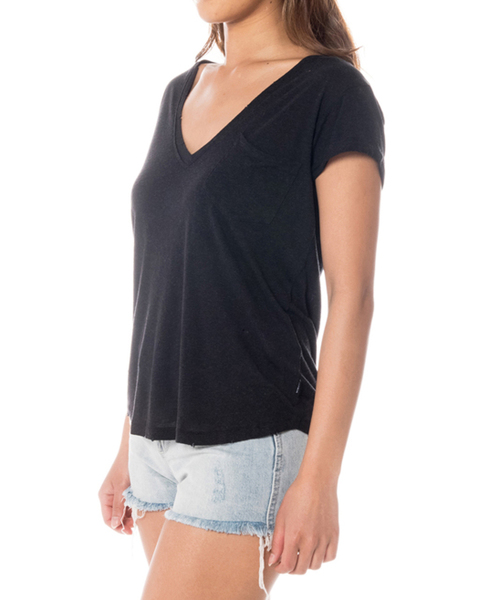 RVCA（ルーカ）の「RVCA レディース  BRIX V-NECK T-SHIRT Ｔシャツ/Vネック/ポケットTシャツ（Tシャツ/カットソー・レディース・ブラック/ベージュ・SMALL/X-SMALL）」の14枚目の写真