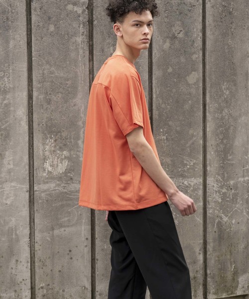 MAISON SPECIAL（メゾンスペシャル）の「“365” テックファブリックショートスリーブカットソー 【MAISON SPECIAL/メゾンスペシャル】（Tシャツ/カットソー・メンズ・ブラック/オフホワイト/オレンジ/ラベンダー・44/46/48）」の19枚目の写真