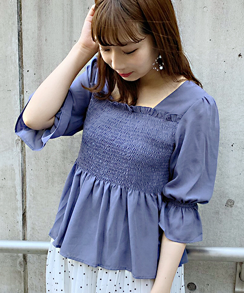 apres jour(アプレジュール)の「シャーリングデザインブラウス【ZOZOTOWN限定アイテム】(シャツ/ブラウス・レディース・ブラック/ブルー/スモークピンク・フリー)」の6枚目の写真