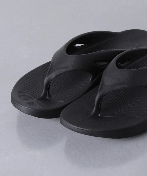 UNITED ARROWS（ユナイテッドアローズ）の「＜ OOFOS (ウーフォス) ＞ リカバー サンダル（サンダル・メンズ・ブラック/グレー/ネイビー・8/7/9/10）」の8枚目の写真