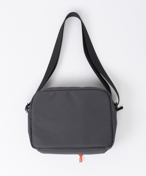 Reebok（リーボック）の「Reebok リーボック ワンポイント ロゴ 刺繍 軽量 ドローコード付き ショルダーバッグ 約3L（ショルダーバッグ・メンズ・ブラック/レッド/カーキ/ブラック×イエロー/ブラック系/チャコール/アイボリー・FREE）」の17枚目の写真