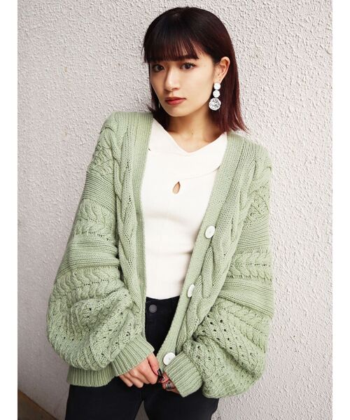 EMODA(エモダ)の「クロスネックフィットニット(ニット/セーター・レディース・ホワイト/ブルー/ブラック・FREE)」の5枚目の写真