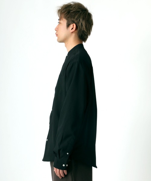 Lazar（ラザル）の「ポリトロ ドレープ リラックス バンドカラーシャツ（シャツ/ブラウス・メンズ・ブラック/ネイビー/ベージュ/ワイン・L/LL/M）」の17枚目の写真