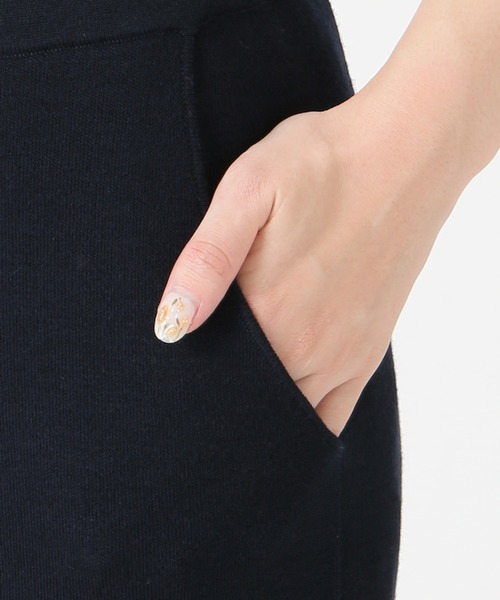 SLOBE IENA(スローブイエナ)の「ウォッシャブルスムースニットパンツ【手洗い可能/ウエストゴム】◆(その他パンツ・レディース・ベージュ/ネイビー/キャメル・38/40/36)」の5枚目の写真