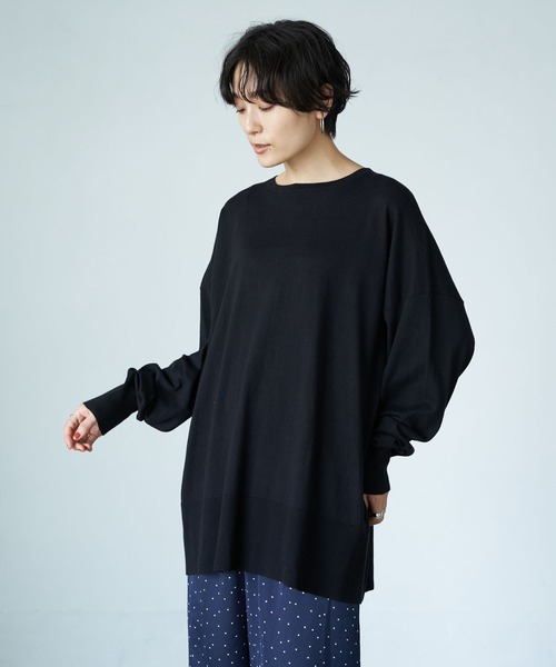 AMERICAN HOLIC（アメリカンホリック）の「バックスリットクルーネックニットチュニック（ニット/セーター・レディース・ブラック/グリーン/モカ/ライトベージュ/テラコッタ・FREE）」の2枚目の写真