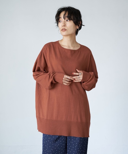 AMERICAN HOLIC（アメリカンホリック）の「バックスリットクルーネックニットチュニック（ニット/セーター・レディース・ブラック/グリーン/モカ/ライトベージュ/テラコッタ・FREE）」の10枚目の写真