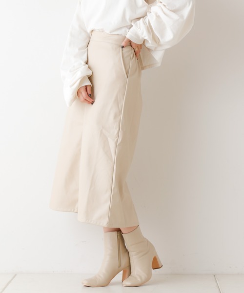 Chico(チコ)の「フェイクレザーロングスカート(スカート・レディース・ブラウン/ブラック/ライトベージュ・FREE)」の19枚目の写真