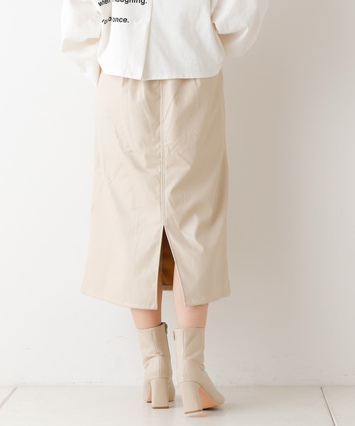 Chico(チコ)の「フェイクレザーロングスカート(スカート・レディース・ブラウン/ブラック/ライトベージュ・FREE)」の18枚目の写真