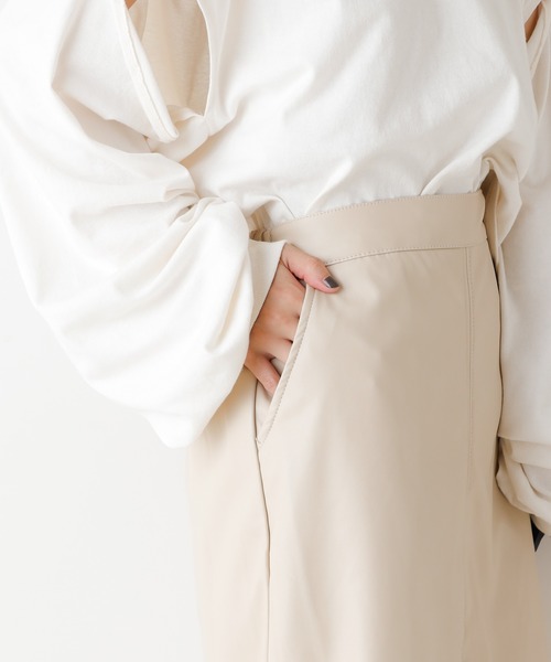 Chico(チコ)の「フェイクレザーロングスカート(スカート・レディース・ブラウン/ブラック/ライトベージュ・FREE)」の17枚目の写真