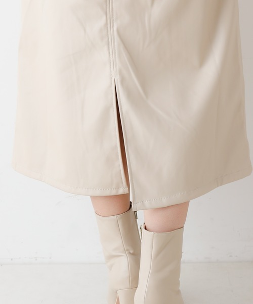 Chico(チコ)の「フェイクレザーロングスカート(スカート・レディース・ブラウン/ブラック/ライトベージュ・FREE)」の14枚目の写真