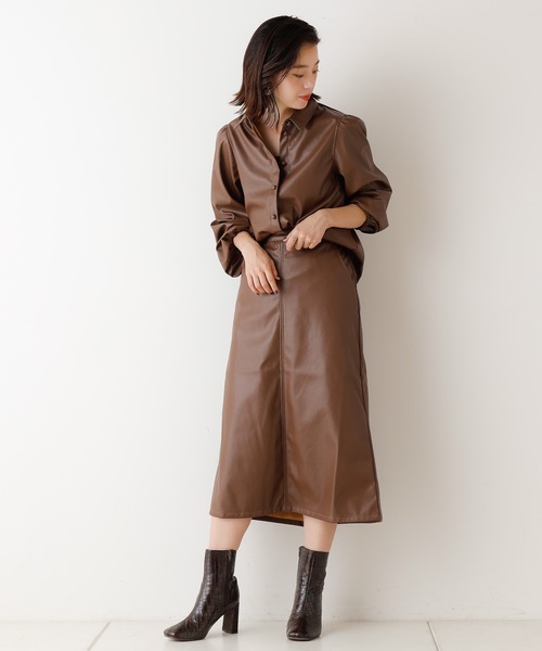 Chico(チコ)の「フェイクレザーロングスカート(スカート・レディース・ブラウン/ブラック/ライトベージュ・FREE)」の7枚目の写真