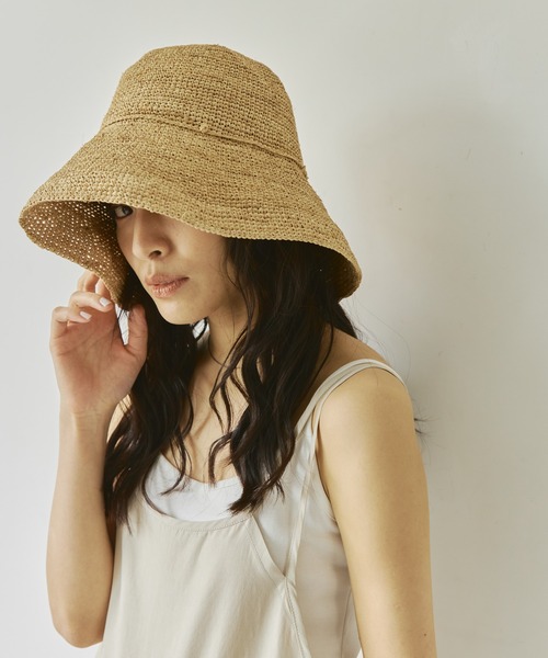 Le Voyage en Panier（ルヴォヤージュアンパニエ）の「Le voyage en panie　ツバ広ラフィアハット（ハット・レディース・ナチュラル/ライトブラウン・FREE）」の5枚目の写真