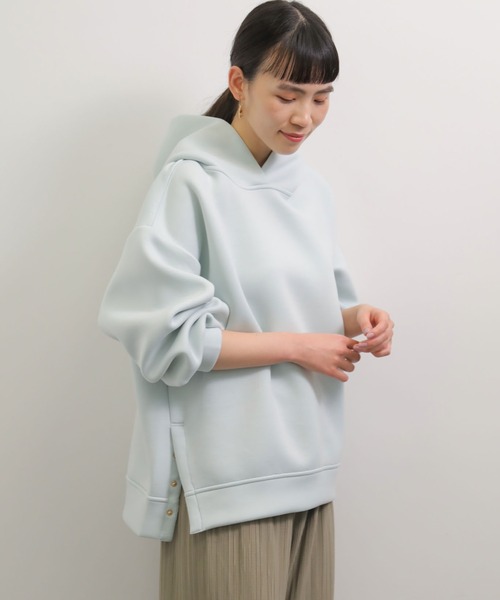 AMERICAN HOLIC(アメリカンホリック)の「サイドボタンポンチフーディッドプルオーバー *(Tシャツ/カットソー・レディース・サックスブルー/オフホワイト/グレイッシュベージュ・M/L)」の1枚目の写真