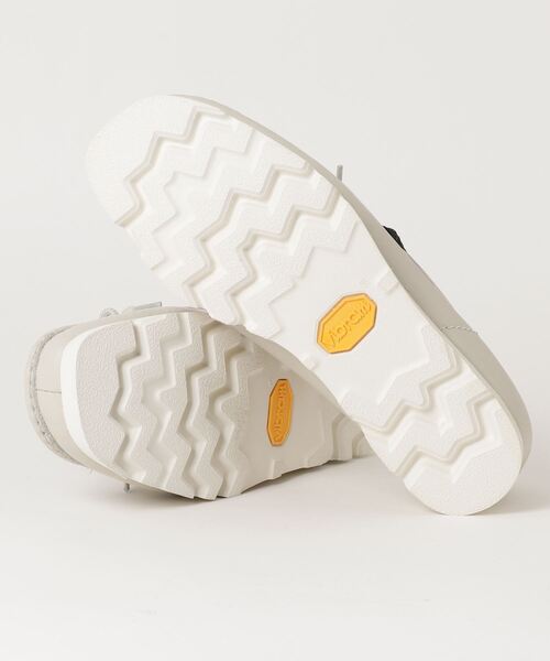 Clarks(クラークス)の「CLARKS(クラークス) Wallabee GTX(モカシン/デッキシューズ・メンズ・ホワイト・7/7.5/8.5/25/9)」の3枚目の写真