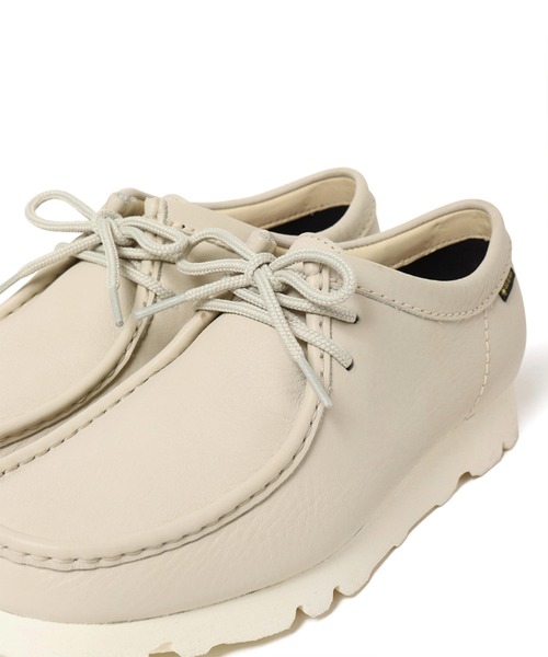 Clarks(クラークス)の「CLARKS(クラークス) Wallabee GTX(モカシン/デッキシューズ・メンズ・ホワイト・7/7.5/8.5/25/9)」の7枚目の写真