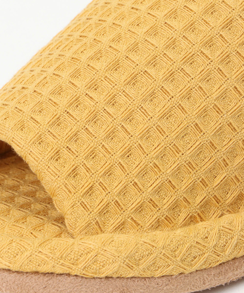 LBC（エルビーシー）の「【洗濯機で丸洗い】YORI 外縫いワッフルスリッパ M（ルームシューズ/スリッパ・レディース・グリーン/オフホワイト/チャコールグレー/イエロー・M）」の12枚目の写真