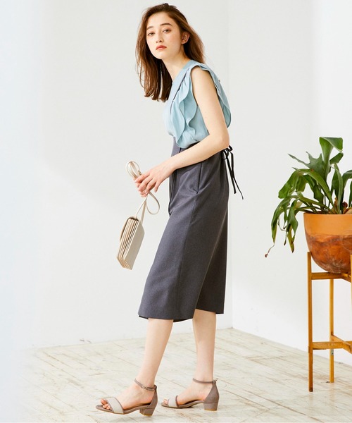12Twelve Agenda（トゥエルブ　アジェンダ）の「パウダーサテンラッフルスリーブブラウス（シャツ/ブラウス・レディース・チャコールグレー/オフホワイト/オレンジ/ミント・M）」の13枚目の写真