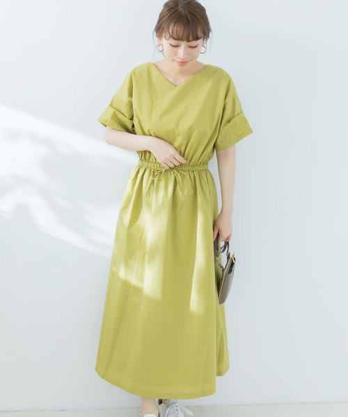 URBAN RESEARCH Sonny Label（アーバンリサーチサニーレーベル）の「『WEB限定』Vネックハーフスリーブワンピース（ワンピース・レディース・ベージュ/ネイビー/イエロー/ピンク・FREE）」の3枚目の写真