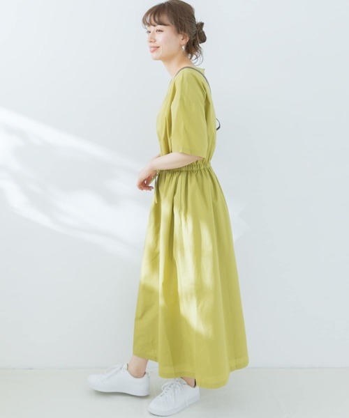 URBAN RESEARCH Sonny Label（アーバンリサーチサニーレーベル）の「『WEB限定』Vネックハーフスリーブワンピース（ワンピース・レディース・ベージュ/ネイビー/イエロー/ピンク・FREE）」の6枚目の写真