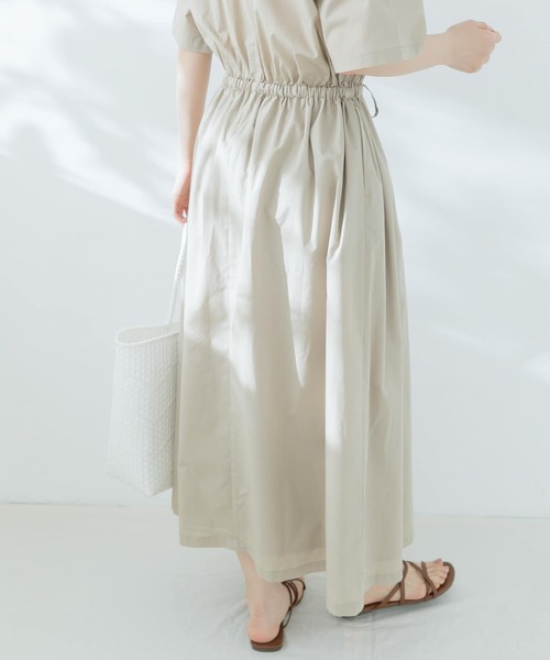 URBAN RESEARCH Sonny Label（アーバンリサーチサニーレーベル）の「『WEB限定』Vネックハーフスリーブワンピース（ワンピース・レディース・ベージュ/ネイビー/イエロー/ピンク・FREE）」の22枚目の写真