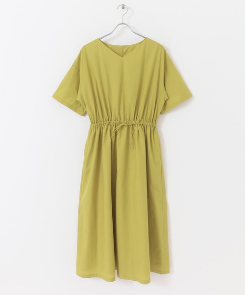 URBAN RESEARCH Sonny Label（アーバンリサーチサニーレーベル）の「『WEB限定』Vネックハーフスリーブワンピース（ワンピース・レディース・ベージュ/ネイビー/イエロー/ピンク・FREE）」の8枚目の写真