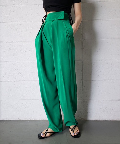 me+em select（ミームセレクト）の「テープベルトカラータックスラックス（スラックス・レディース・グレー/グリーン/ブラック/ブルー/ホワイト/ピンク/キャメル/コバルトブルー/ダークブラック/ダークベージュ/チャコール/アイボリー/チェリーピンク・MEDIUM/LARGE/SMALL/X-LARGE）」の8枚目の写真