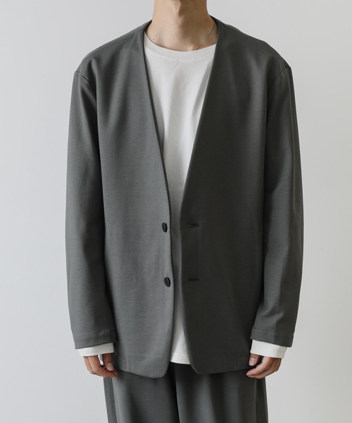 ATTACHMENT（アタッチメント）の「COMPRESSED PONTE JERSEY COLLARLESS