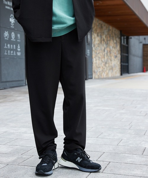 Loungewear tokyo(ラウンジウェアトウキョウ)の「【セットアップ】 カットジョーゼット ノーカラージャケット × ワンタックトラウザース(セットアップ・メンズ・ブラック/ライトブラウン/ネイビー/ブラウン/グレイッシュベージュ/ベージュ/グレー/チャコールグレー/オリーブ・L/M/S/XL/XXL)」の13枚目の写真