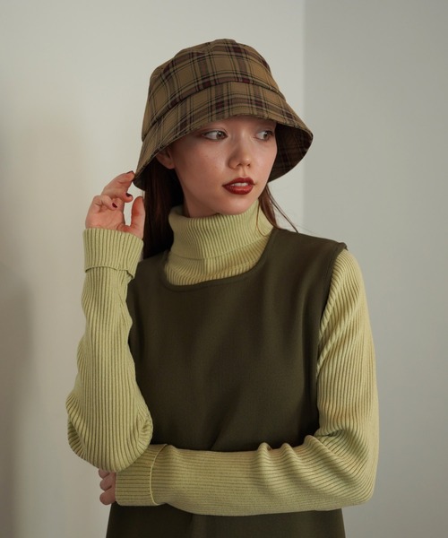 TINA：JOJUN（ティーナジョジュン）の「バケットハット TINA:JOJUN（ハット・レディース・ブラック/ネイビー/ホワイト/ホワイト×ブラック/アイボリー/ブラック×ブルー/ブラック系その他/ブルー系その他/カーキ・F）」の11枚目の写真