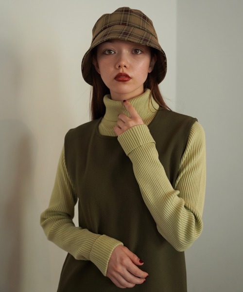 TINA：JOJUN（ティーナジョジュン）の「バケットハット TINA:JOJUN（ハット・レディース・ブラック/ネイビー/ホワイト/ホワイト×ブラック/アイボリー/ブラック×ブルー/ブラック系その他/ブルー系その他/カーキ・F）」の12枚目の写真