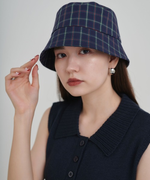 TINA：JOJUN（ティーナジョジュン）の「バケットハット TINA:JOJUN（ハット・レディース・ブラック/ネイビー/ホワイト/ホワイト×ブラック/アイボリー/ブラック×ブルー/ブラック系その他/ブルー系その他/カーキ・F）」の20枚目の写真